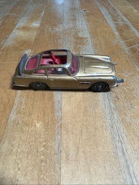 Corgi James Bond Aston Martin DB5